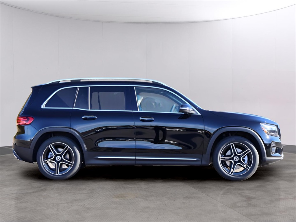 2026 Mercedes Benz GLB 250 4MATIC photo 4