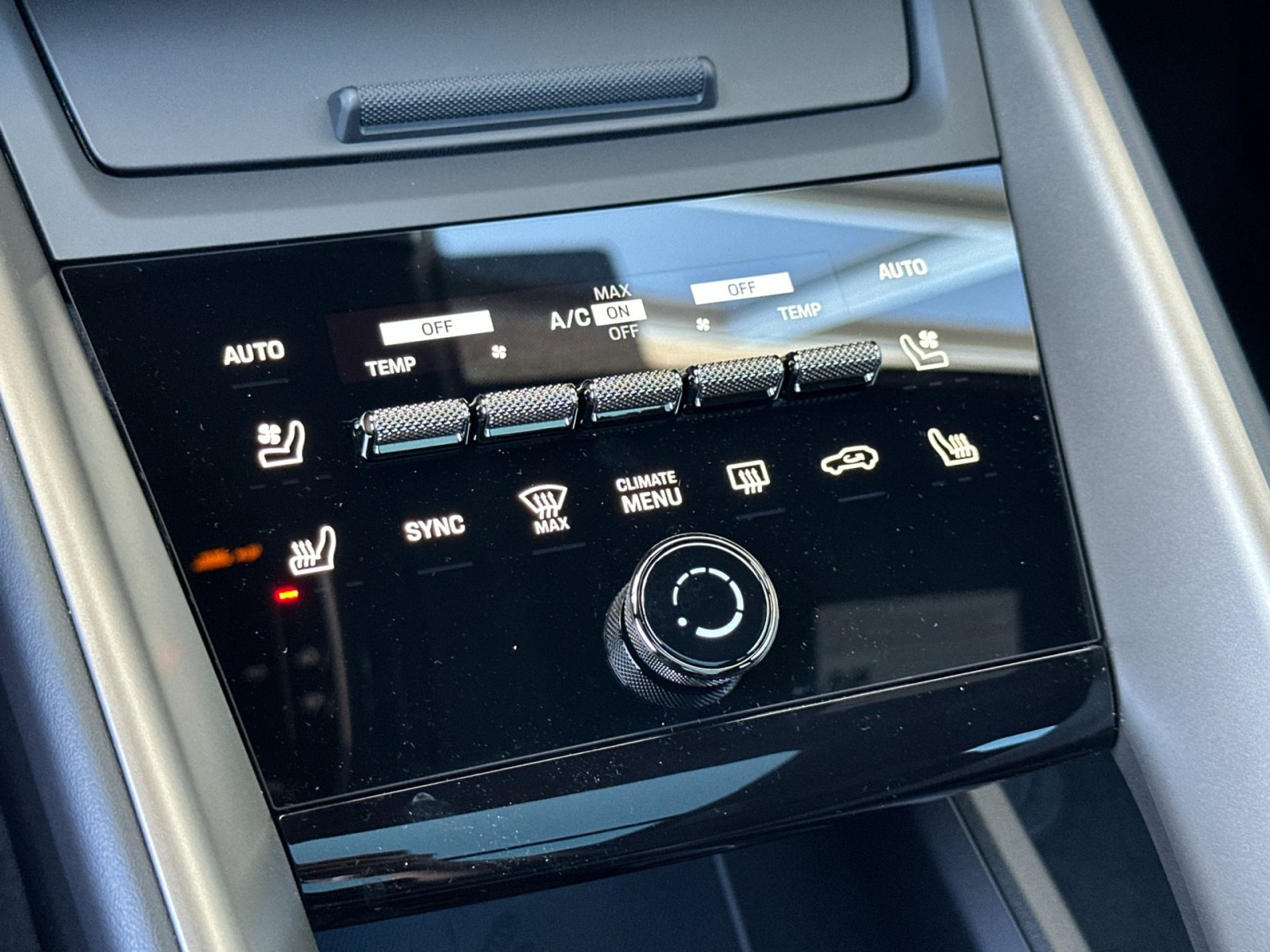 2025 Porsche Macan Turbo Electric photo 19