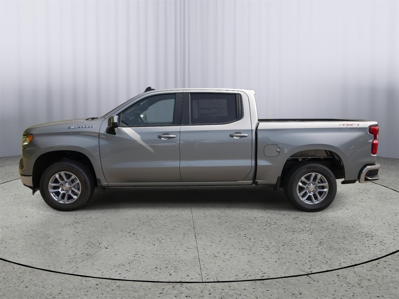 2025 Chevrolet Silverado 1500 LT photo 4