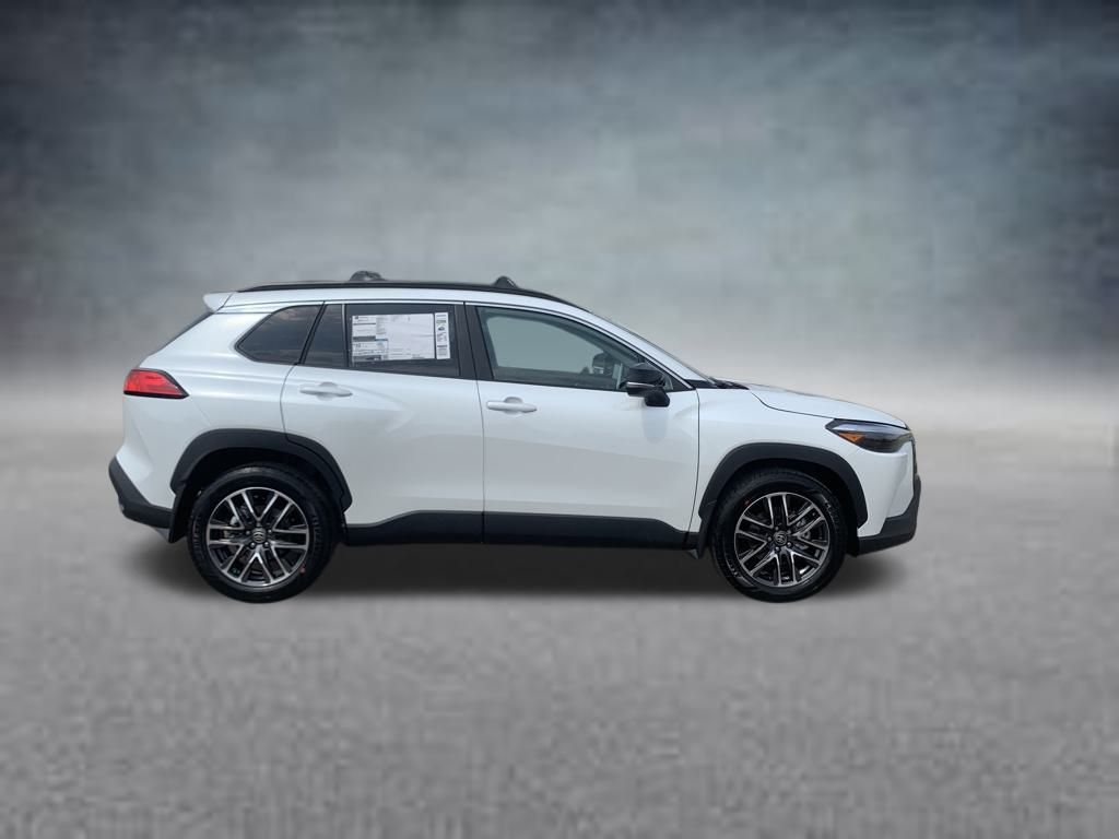 2026 Toyota Corolla Cross XLE photo 8