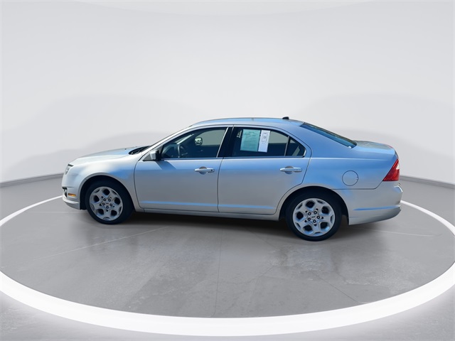 2010 Ford Fusion SE photo 2