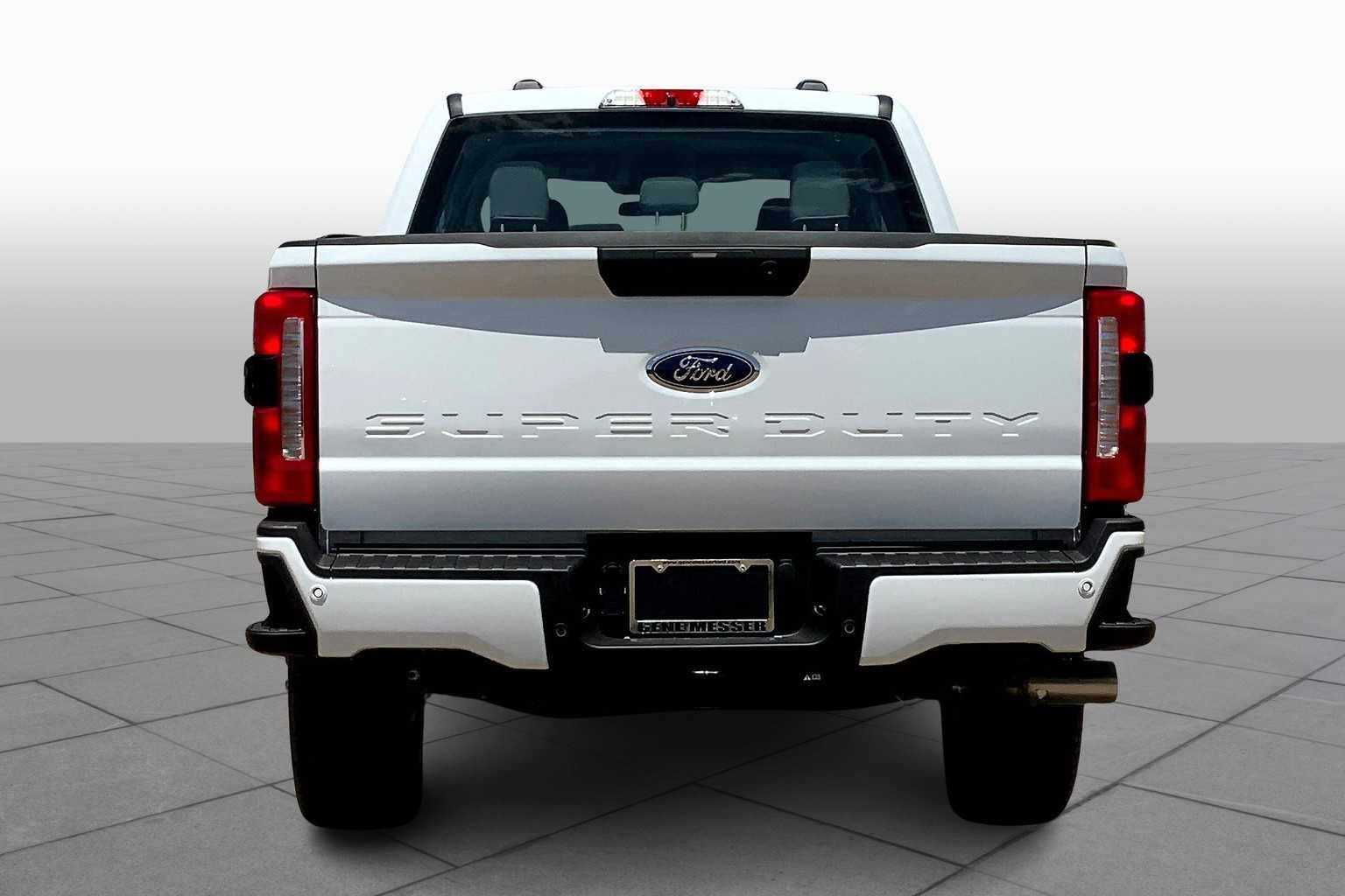 2025 Ford F-250 XL photo 4