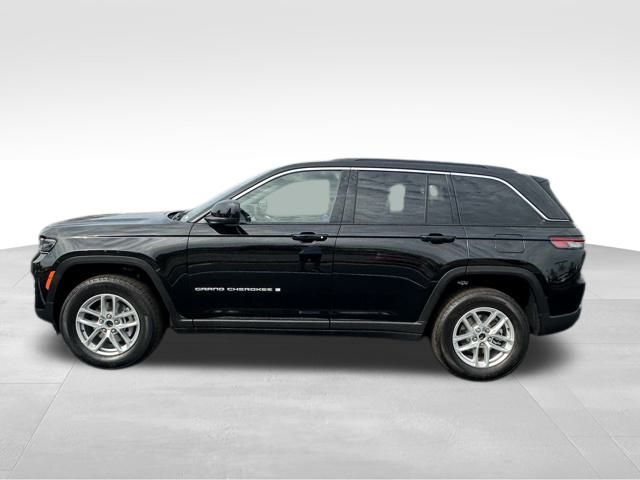 2025 Jeep Grand Cherokee Laredo X photo 3