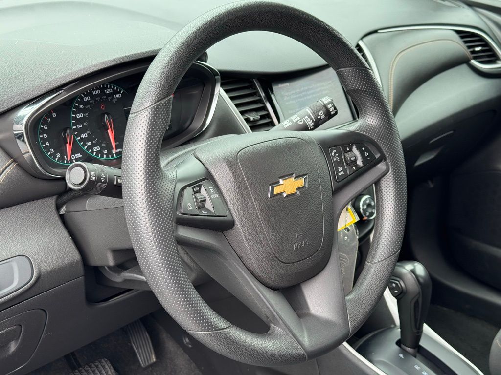 2022 Chevrolet Trax LS photo 16