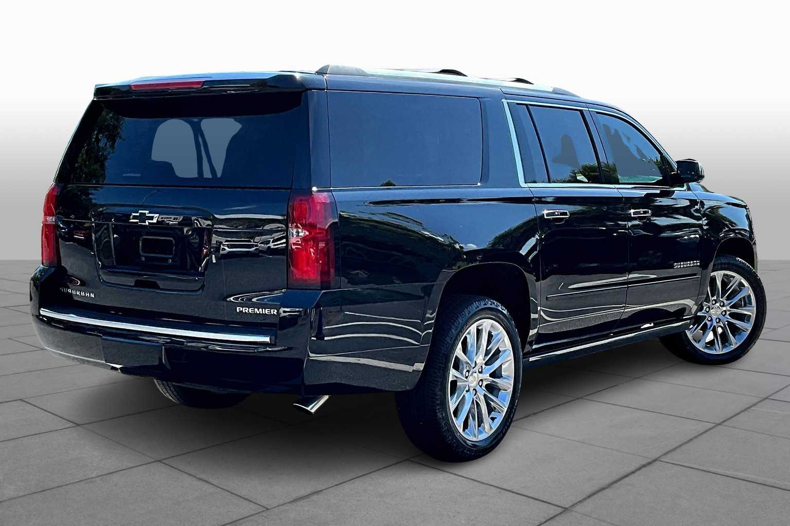2019 Chevrolet Suburban Premier photo 12