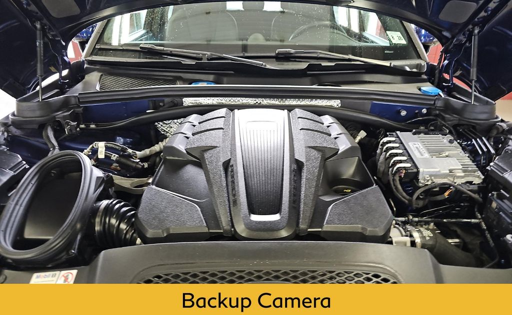 2023 Porsche Macan S photo 15