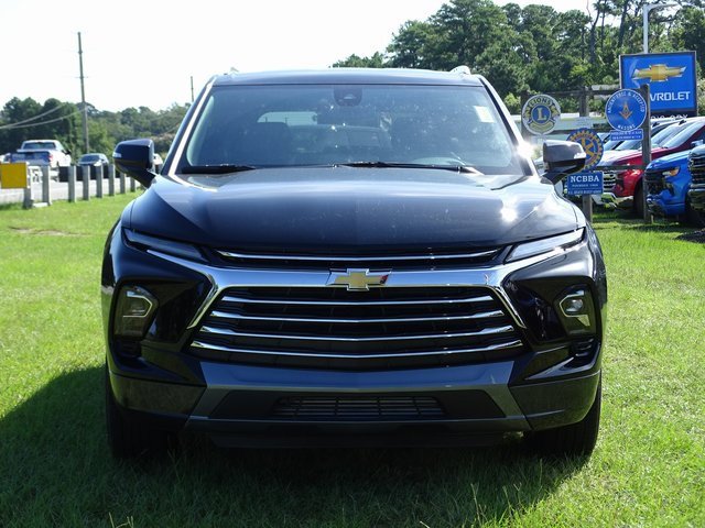 2025 Chevrolet Blazer Premier photo 2