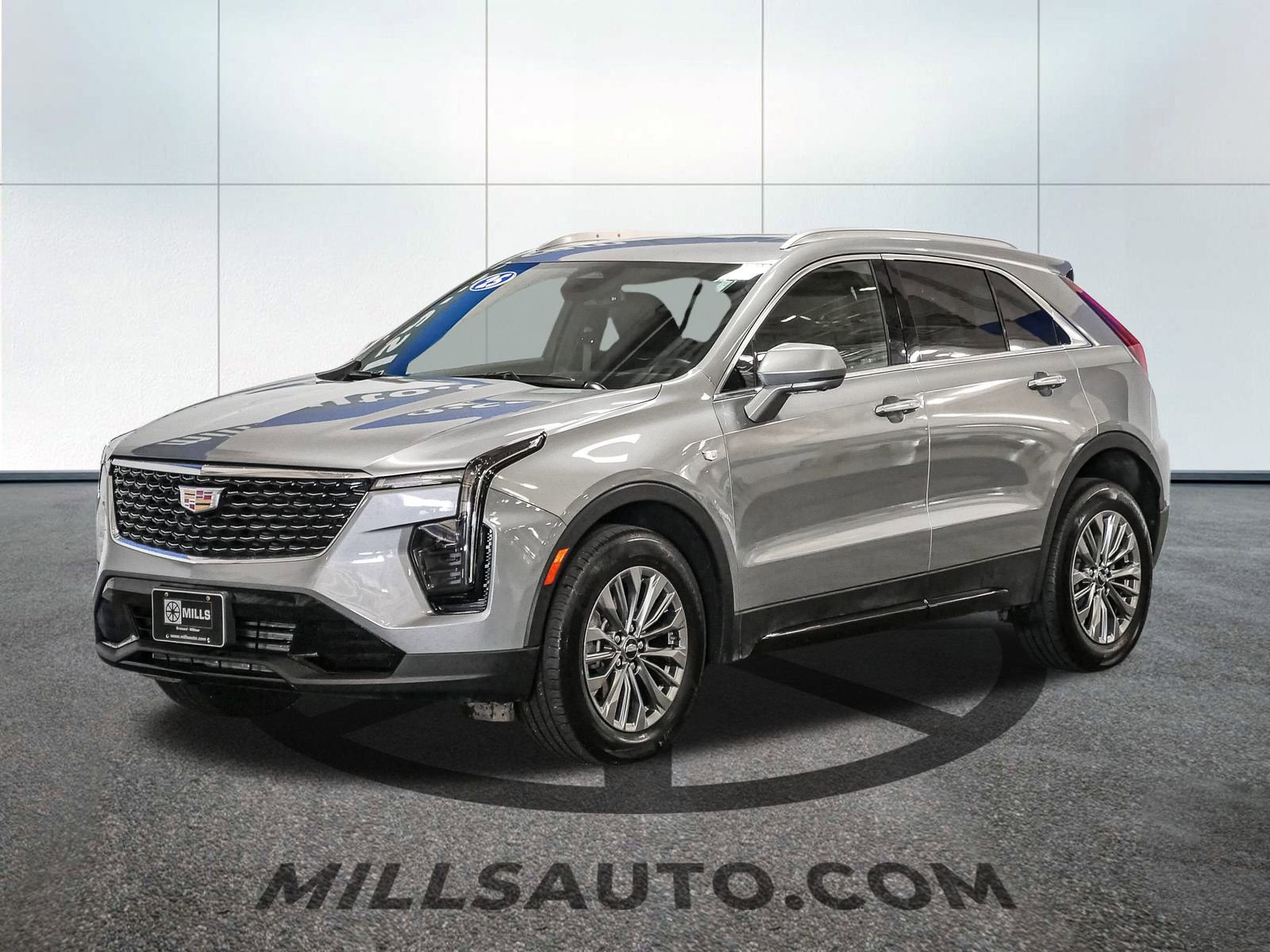 Used 2025 Cadillac XT4 Premium Luxury with VIN 1GYFZDR47SF138030 for sale in Baxter, Minnesota