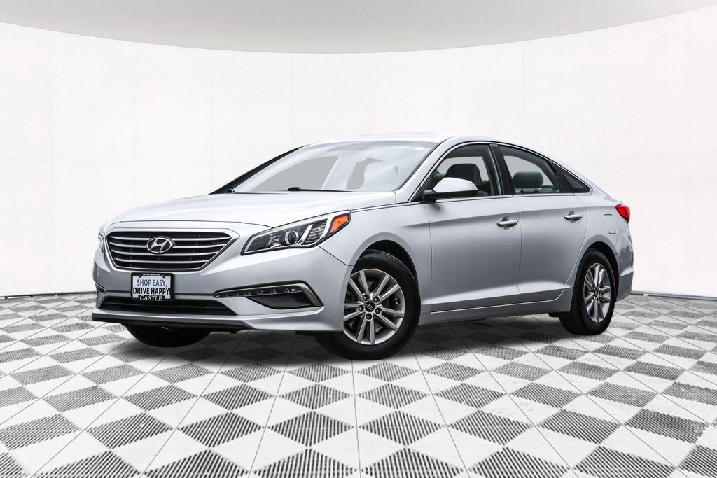 2015 Hyundai Sonata SE photo 2