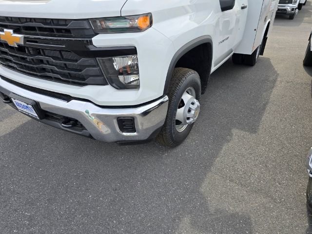 2024 Chevrolet Silverado 3500HD Work Truck photo 3