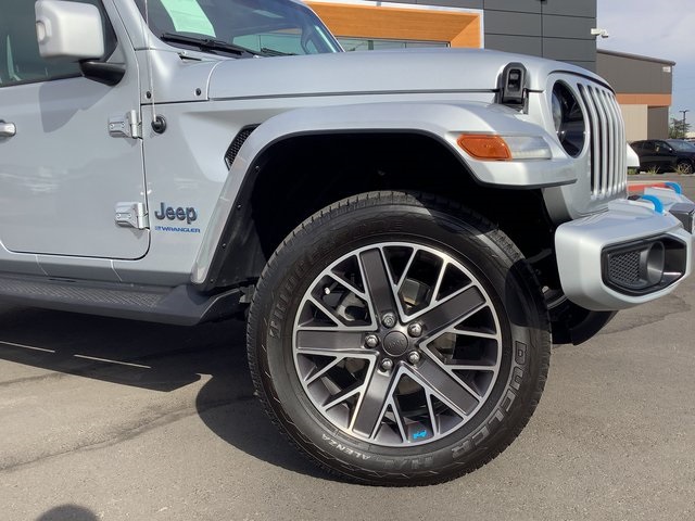 2023 Jeep Wrangler Sahara 4xe photo 3