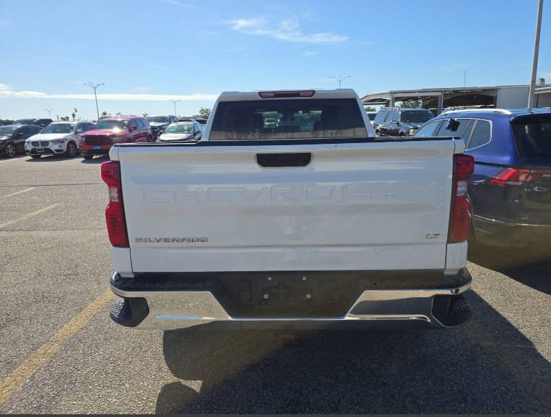 2024 Chevrolet Silverado 1500 LT photo 2