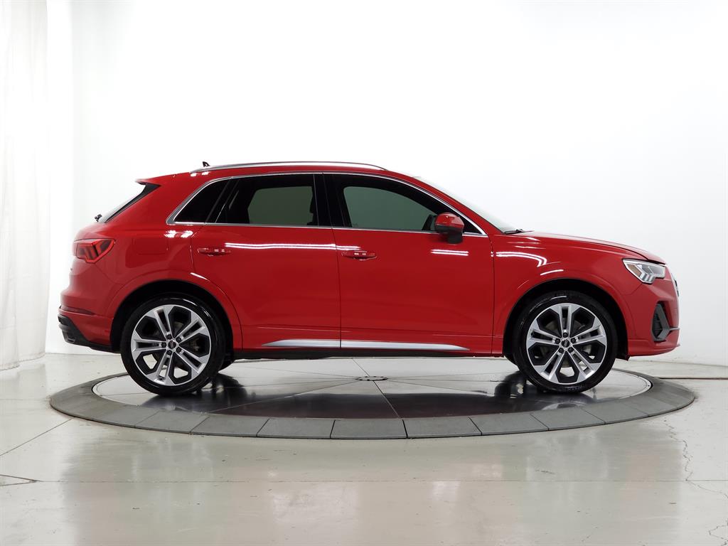 2020 Audi Q3 S line Premium Plus photo 11