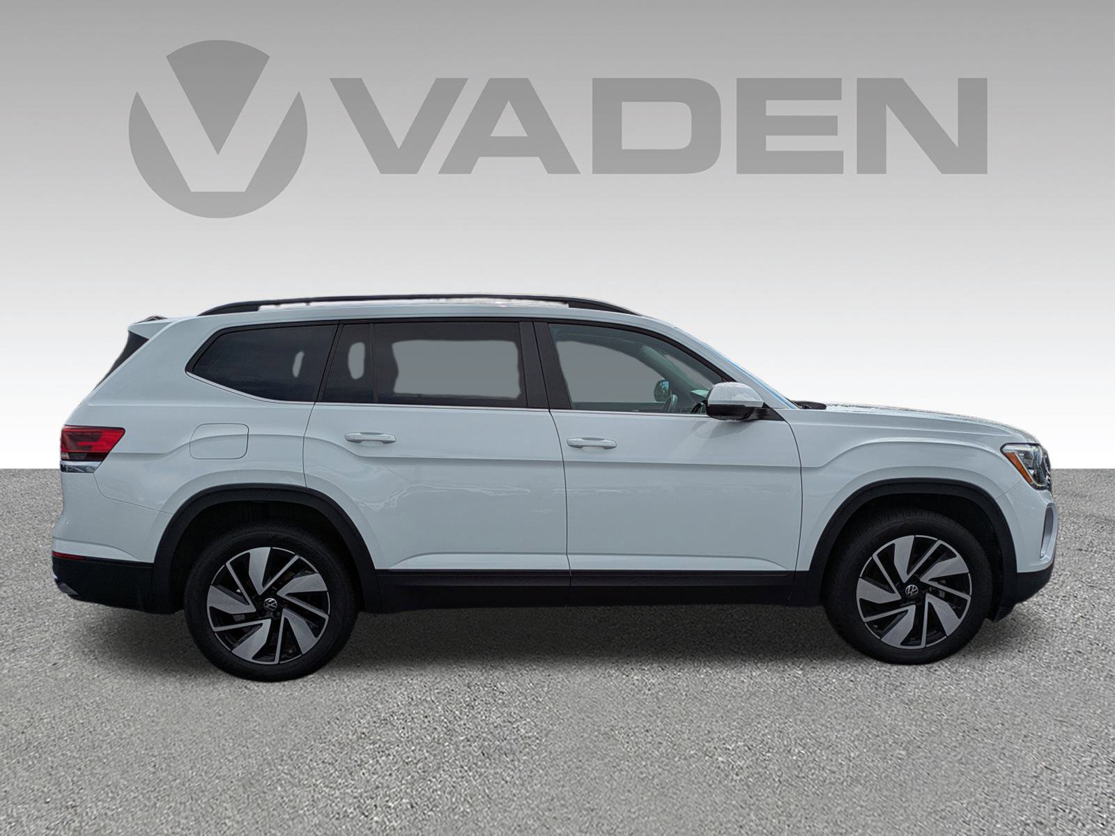 2024 Volkswagen Atlas SE Technology photo 4