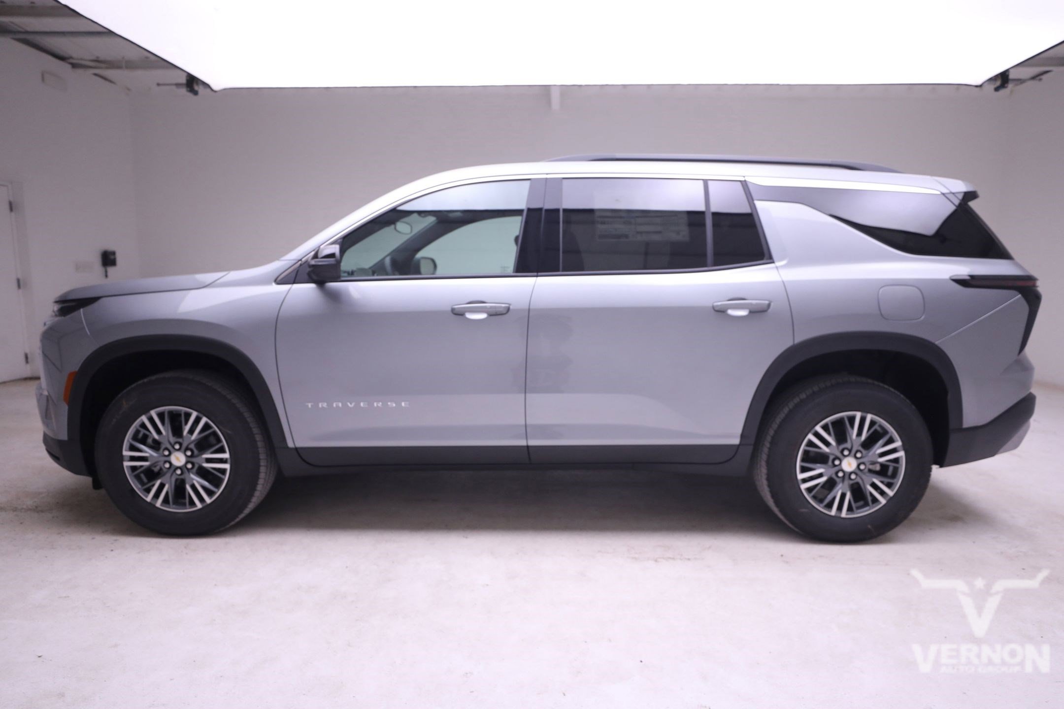 2026 Chevrolet Traverse photo 2