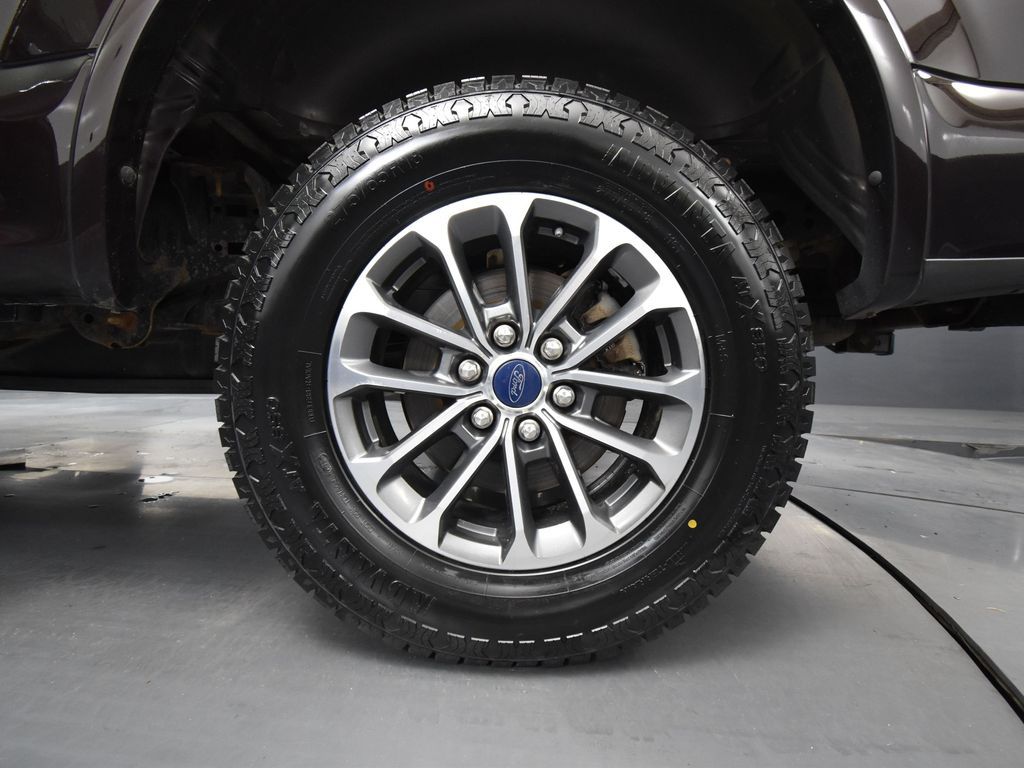 2018 Ford F-150 XLT FX4 photo 10