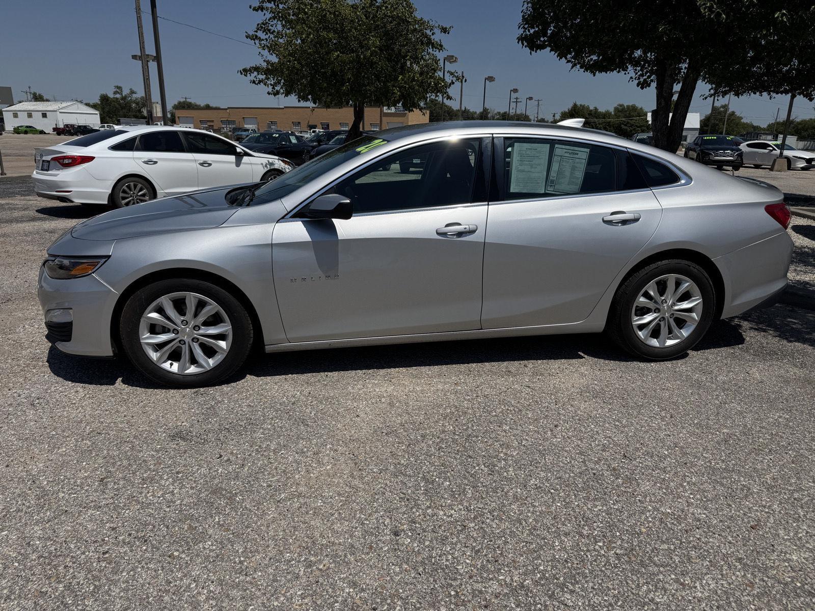 Used 2020 Chevrolet Malibu 1LT with VIN 1G1ZD5ST7LF094372 for sale in Dodge City, KS