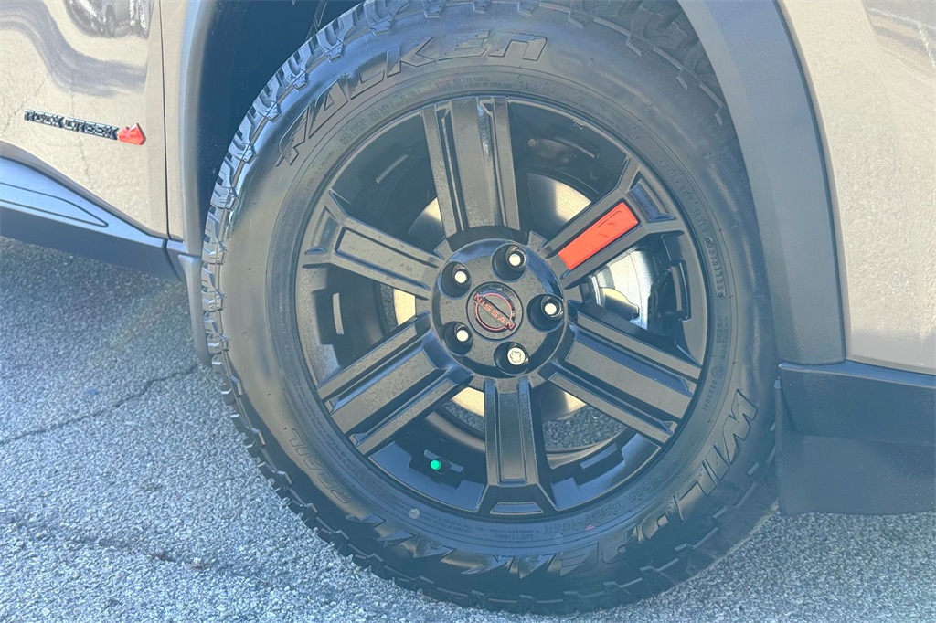 2026 Nissan Rogue SV photo 2