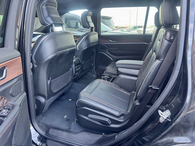 2023 Jeep Grand Cherokee L Summit photo 4