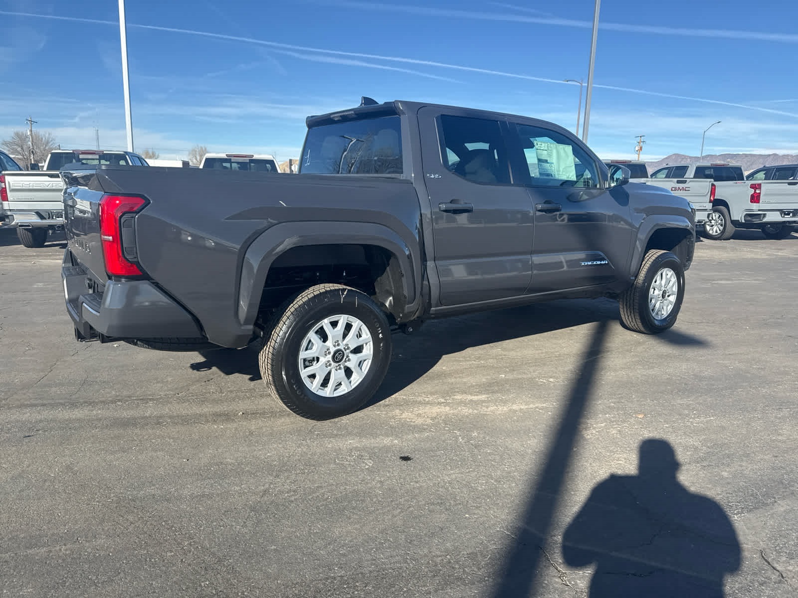 2025 Toyota Tacoma SR5 photo 3