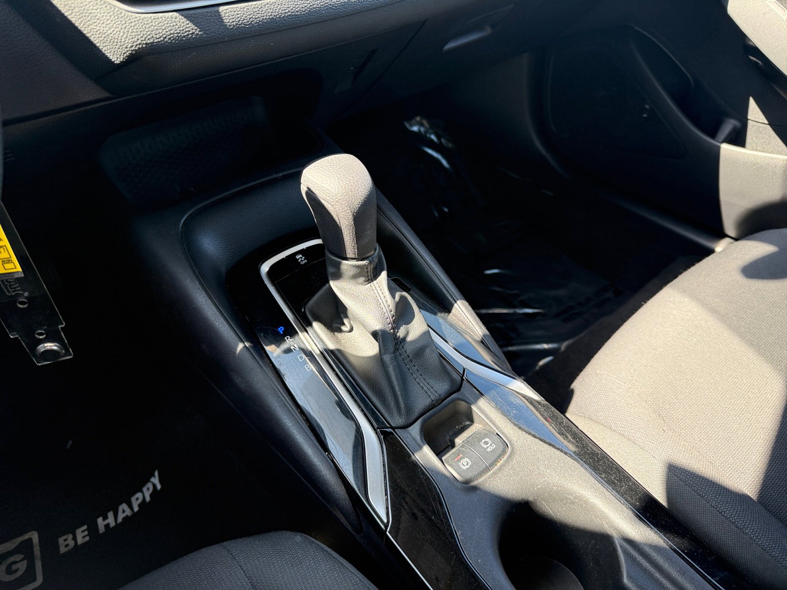 2022 Toyota Corolla LE photo 13