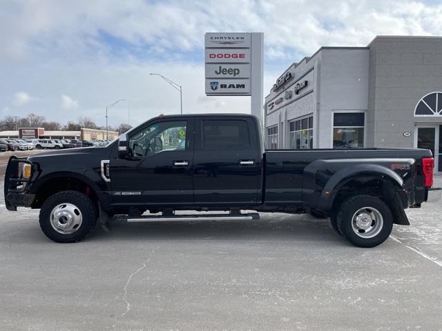 2017 Ford F-350 Super Duty Lariat's photo