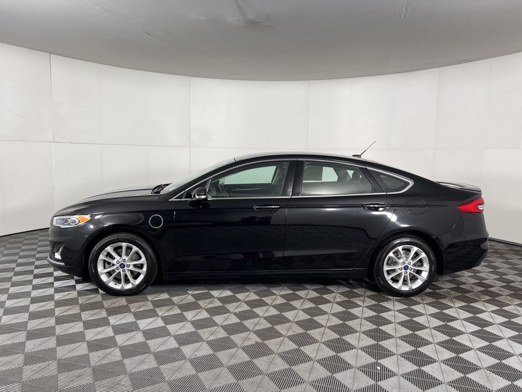 2019 Ford Fusion Energi Titanium photo 13
