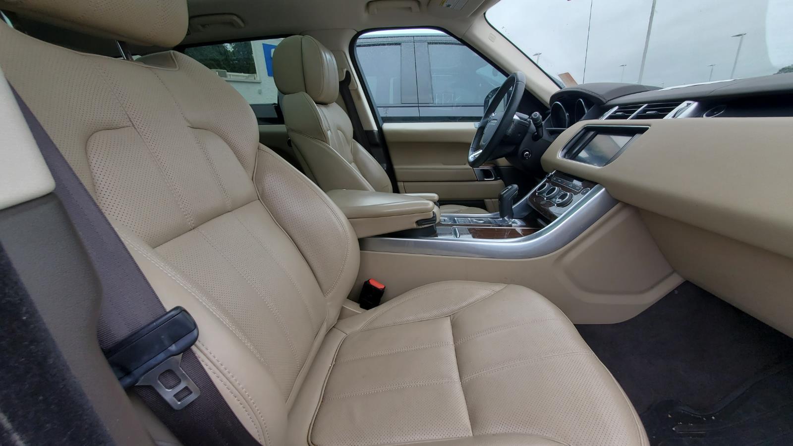 2016 Land Rover Range Rover Sport HSE photo 4