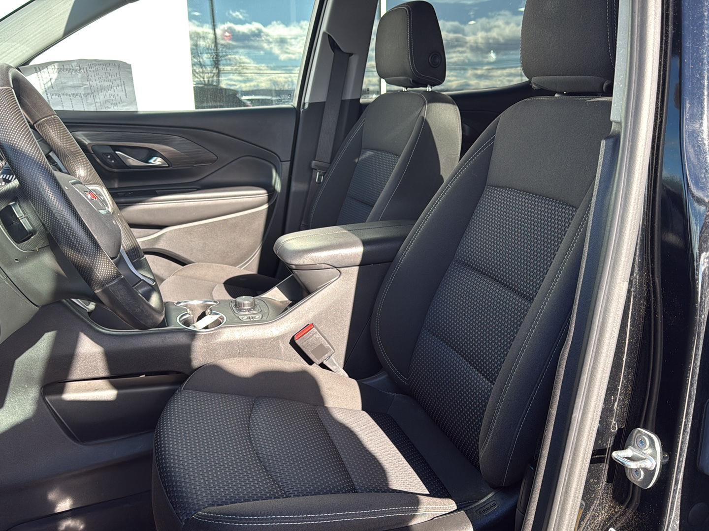 2022 Gmc Terrain SLE photo 2