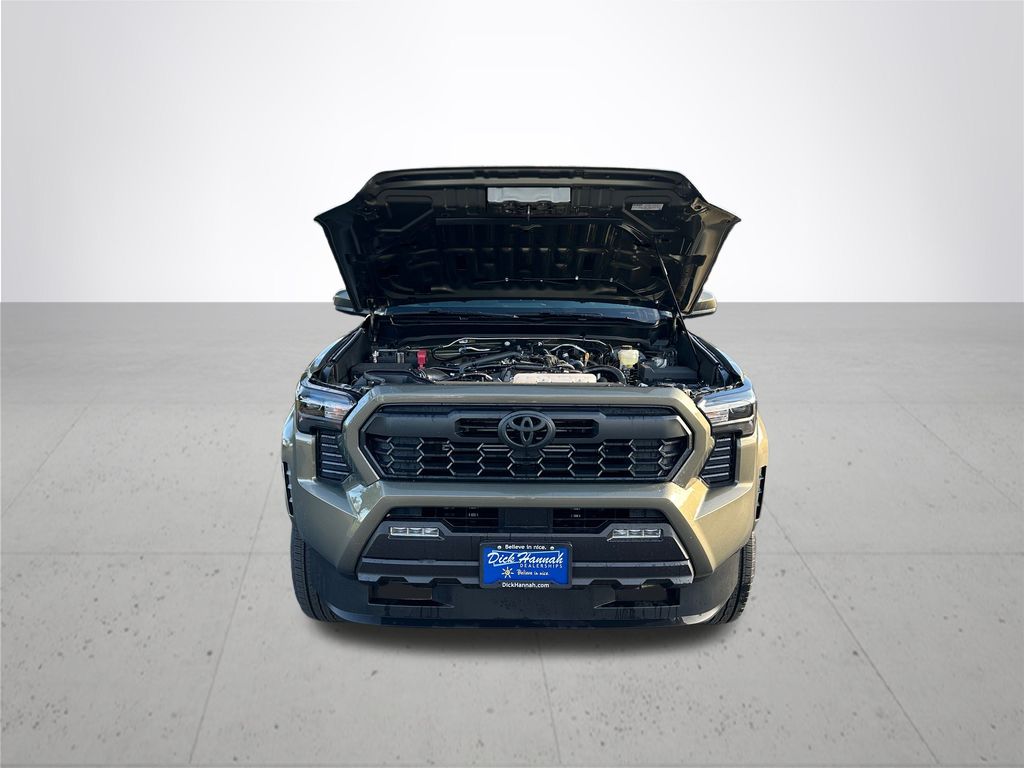 2025 Toyota Tacoma TRD Sport 4x4 Double Cab photo 4