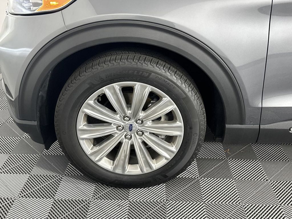 2024 Ford Explorer Limited photo 7