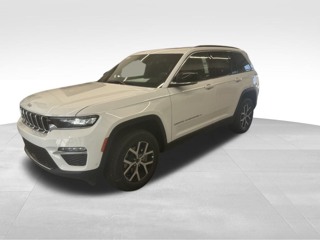 2025 Jeep Grand Cherokee Limited photo 2