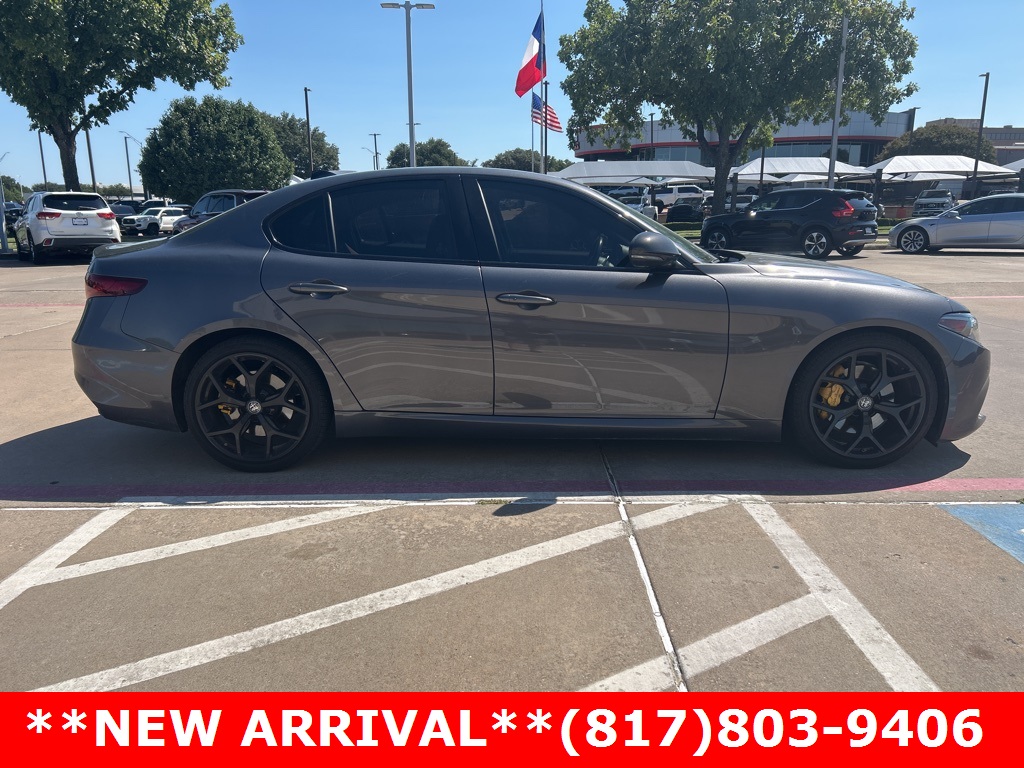 2020 Alfa Romeo Giulia Base photo 2