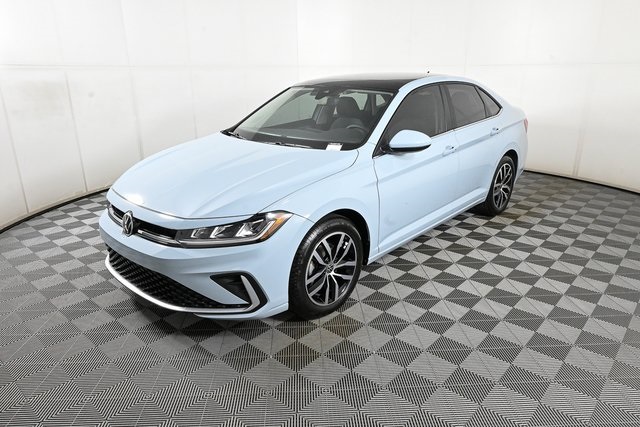 2025 Volkswagen Jetta 1.5T SE photo 2
