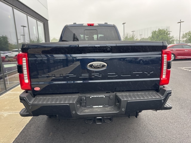 2025 Ford F-350 Lariat photo 4