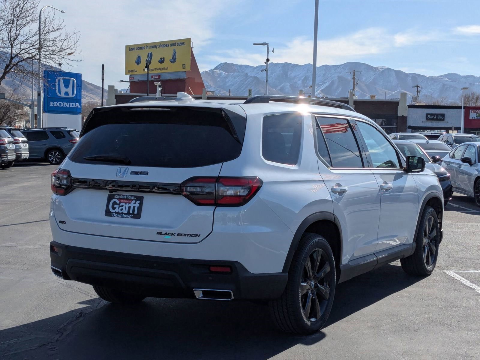 2025 Honda Pilot Black Edition photo 3