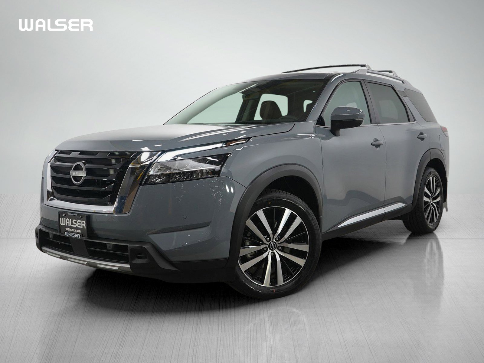 2024 Nissan Pathfinder Platinum's photo