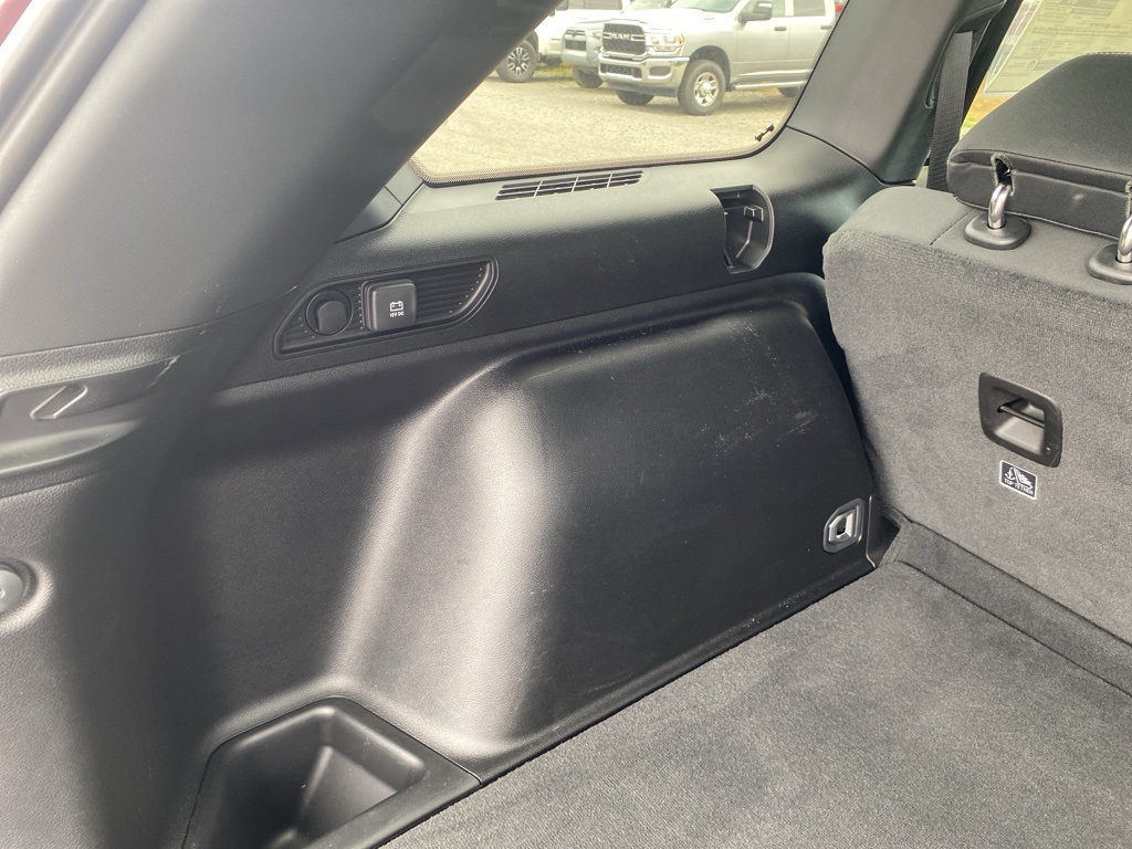 2025 Jeep Grand Cherokee Laredo X photo 12