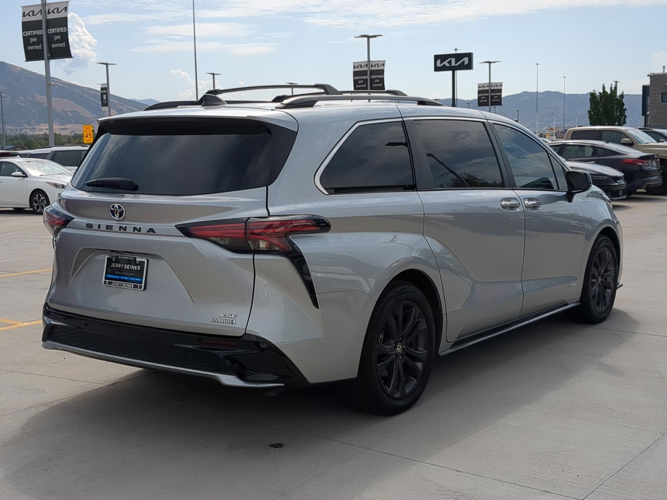 2021 Toyota Sienna XSE photo 5