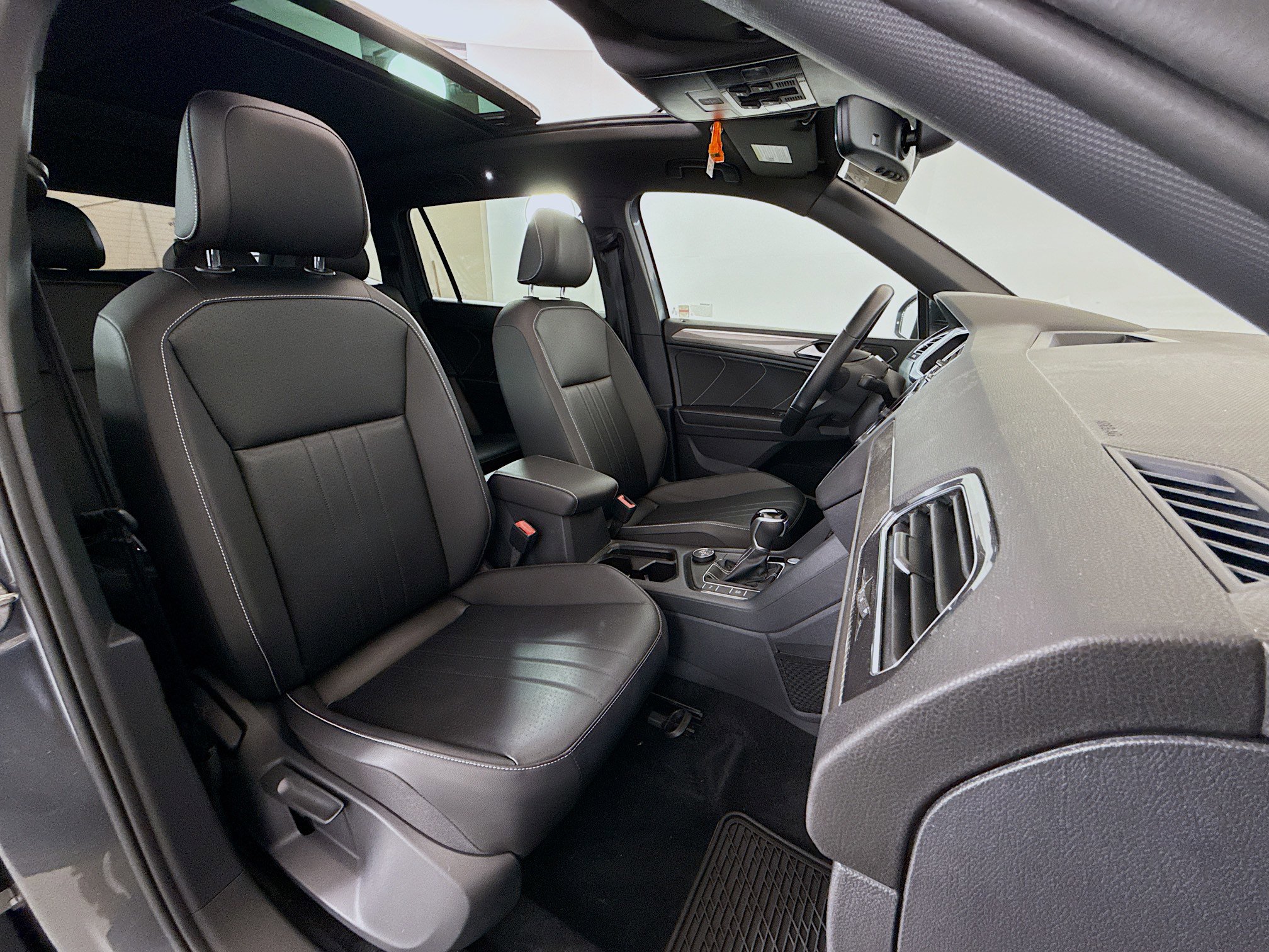 2022 Volkswagen Tiguan SE R-Line Black photo 25