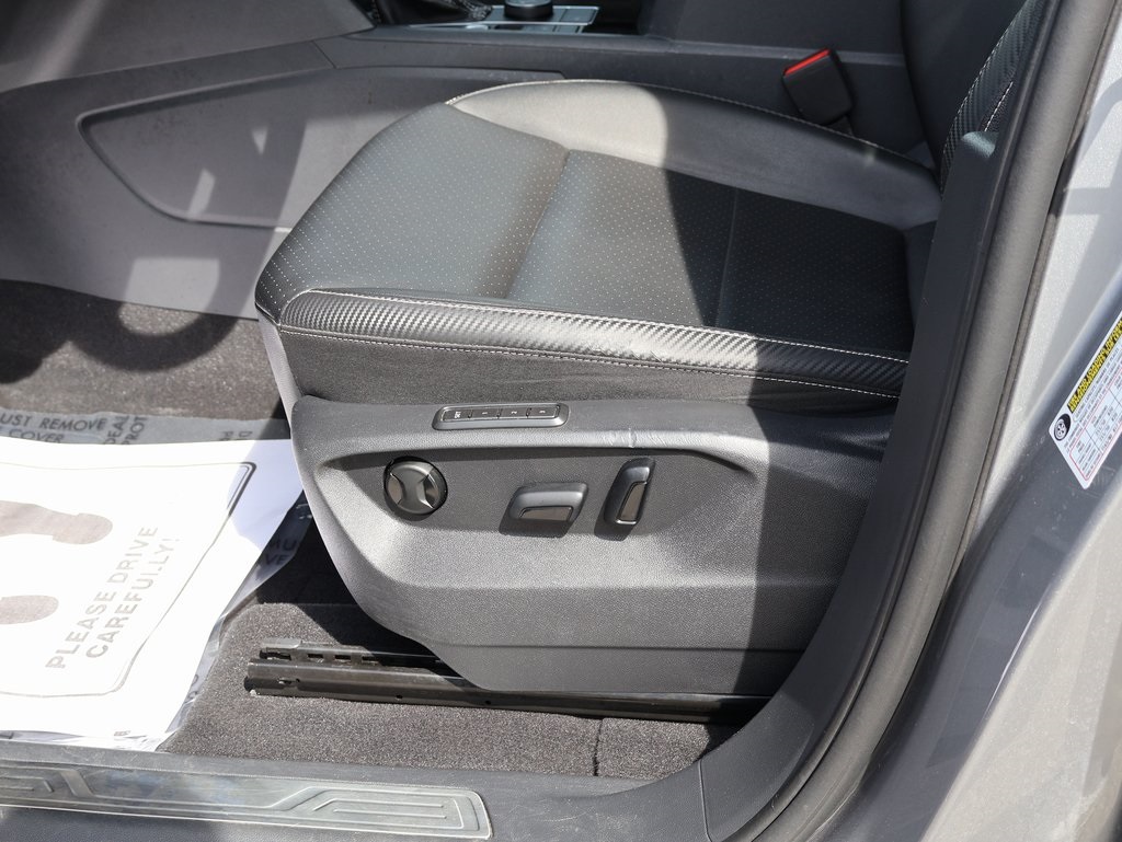 2023 Volkswagen Atlas Cross Sport V6 SEL R-Line photo 23