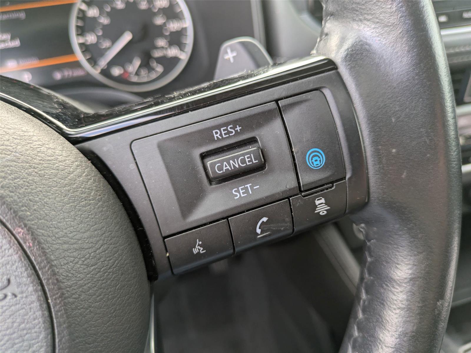 2022 Nissan Rogue SL photo 13