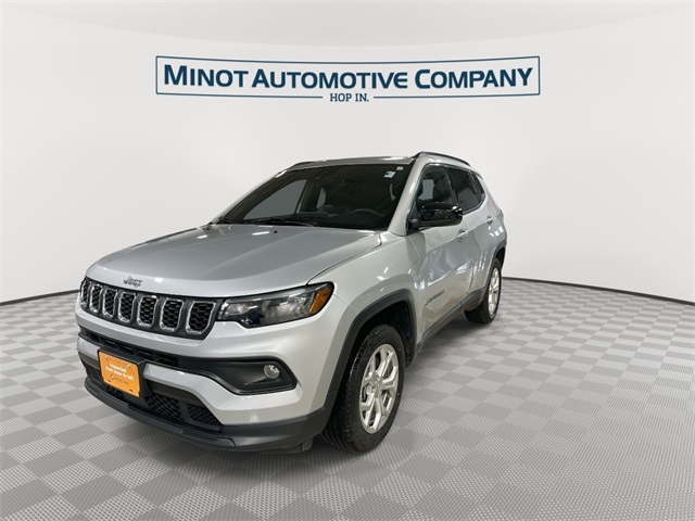 2024 Jeep Compass Latitude photo 4