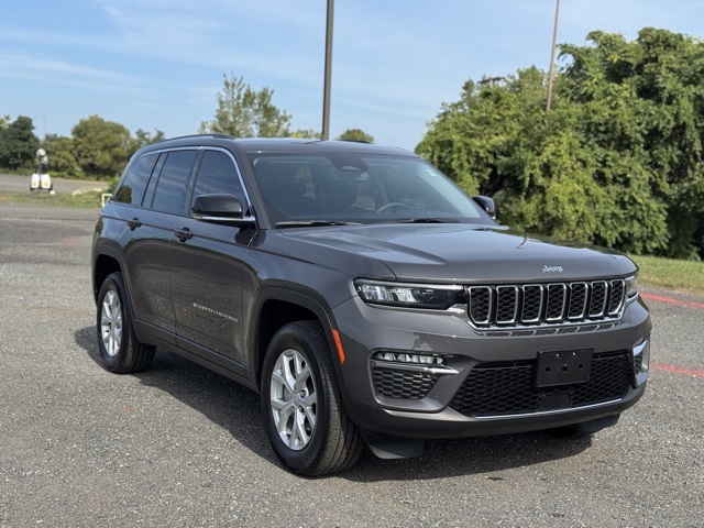 2023 Jeep Grand Cherokee Limited photo 4