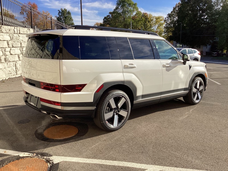 2026 Hyundai Santa Fe Limited photo 4