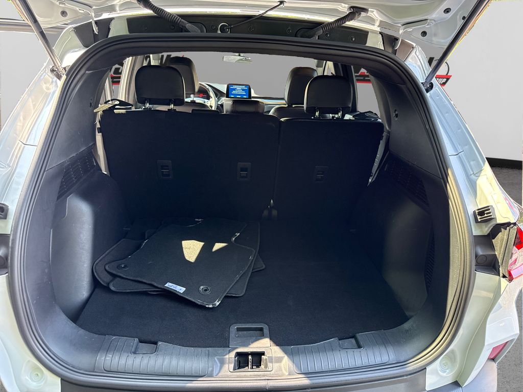 2025 Ford Escape ST-Line photo 11
