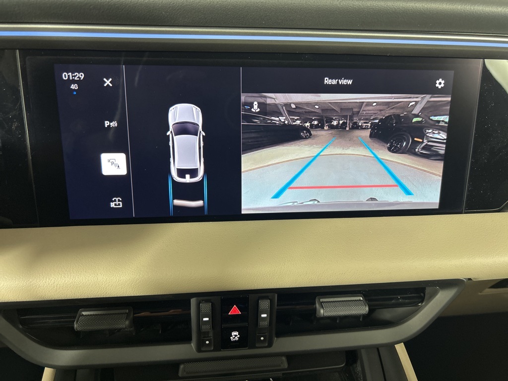 2025 Porsche Macan Electric photo 32