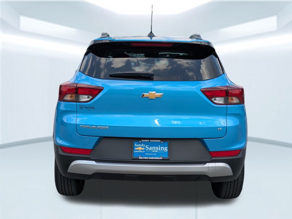 2025 Chevrolet Trailblazer LT photo 4