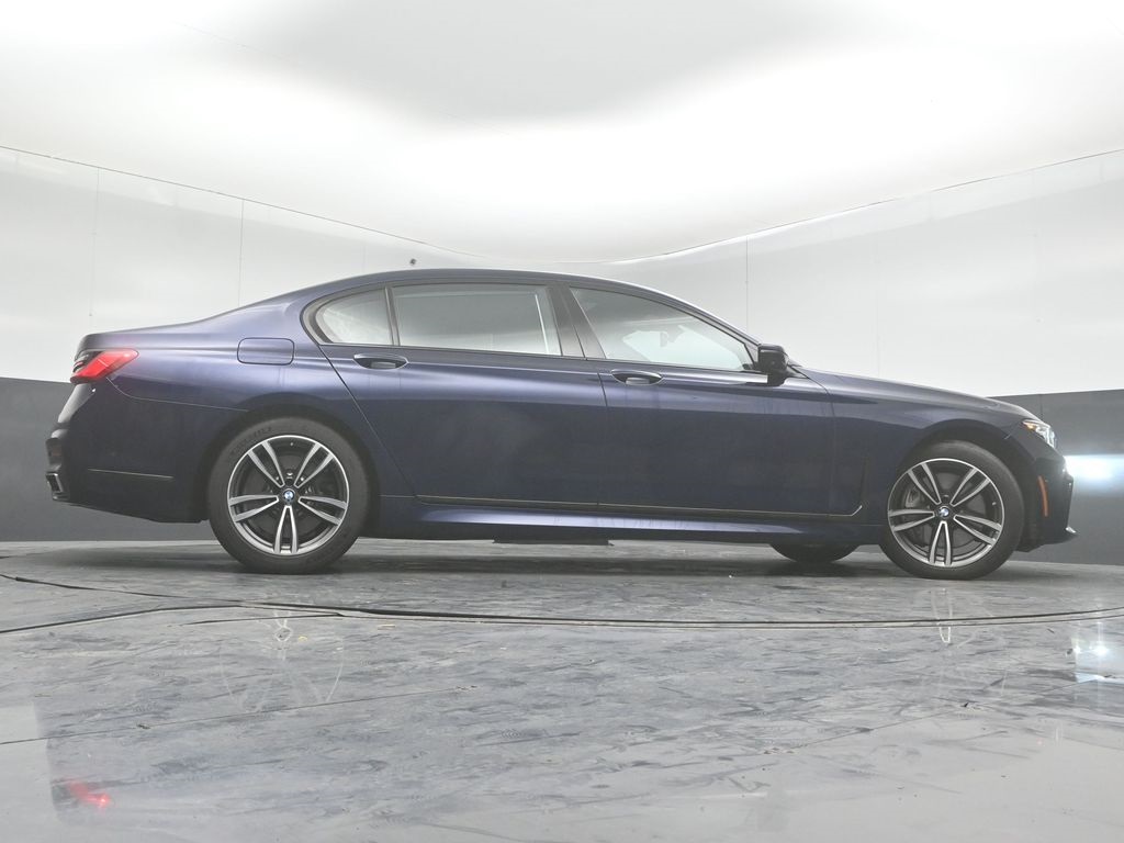 2022 BMW 750LI - Image 37