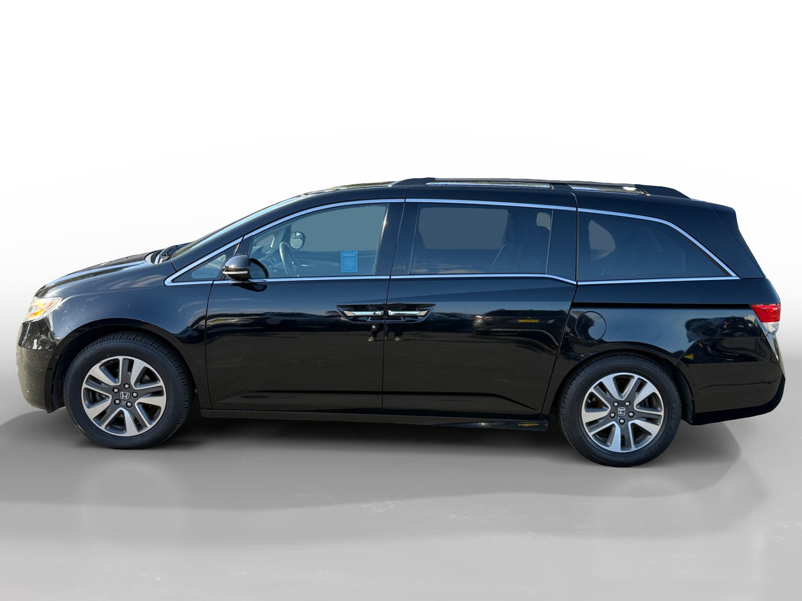 2014 Honda Odyssey Touring photo 2